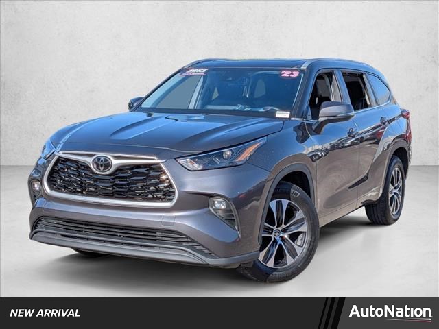 2023 Toyota Highlander XLE FWD