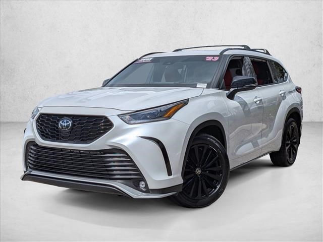 White (Wind Chill Pearl) 2023 Toyota Highlander XSE FWD SUV / Crossover Front-Wheel Drive Automatic