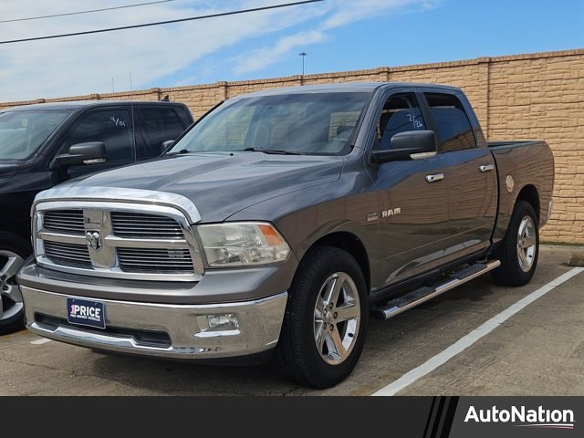 Mineral Gray Metallic 2009 Dodge RAM 1500 SLT Crew Cab RWD Pickup Truck 4X2 5-Speed Automatic