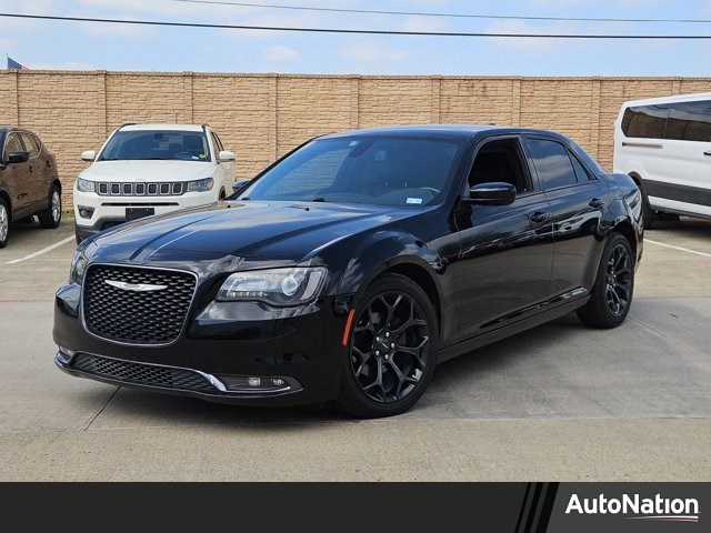Gloss Black 2019 Chrysler 300 S RWD Sedan Rear-Wheel Drive 8-Speed Automatic