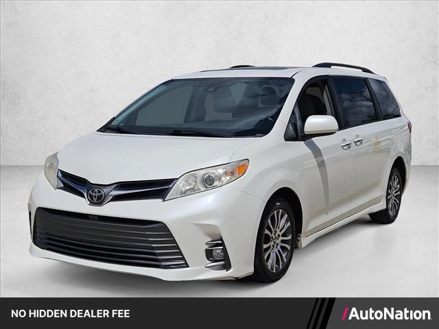 White (Blizzard Pearl) 2018 Toyota Sienna XLE 7-Passenger FWD with Auto-Access Seat Minivan Front-Wheel Drive Automatic