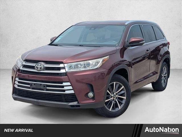 Ooh La La Rouge Mica 2017 Toyota Highlander XLE SUV / Crossover Front-Wheel Drive Automatic