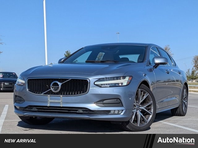 2020 Volvo S90 T6 Momentum AWD