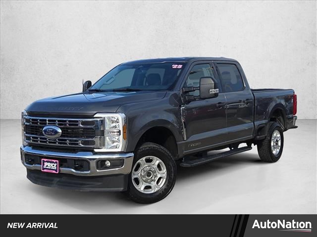 2025 Ford F-250 Super Duty XLT Crew Cab 4WD