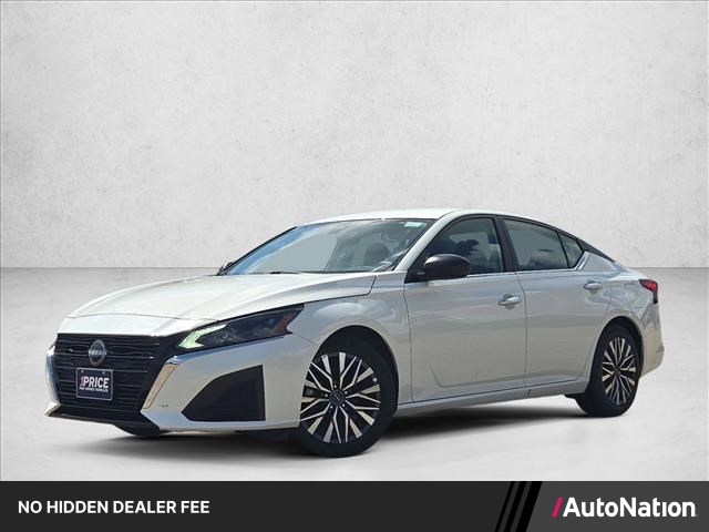 Glacier White 2025 Nissan Altima 2.5 SV FWD Sedan Front-Wheel Drive Automatic