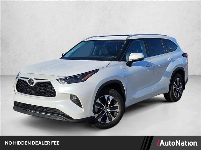 White (Wind Chill Pearl) 2026 Toyota Highlander SUV / Crossover All-Wheel Drive Automatic
