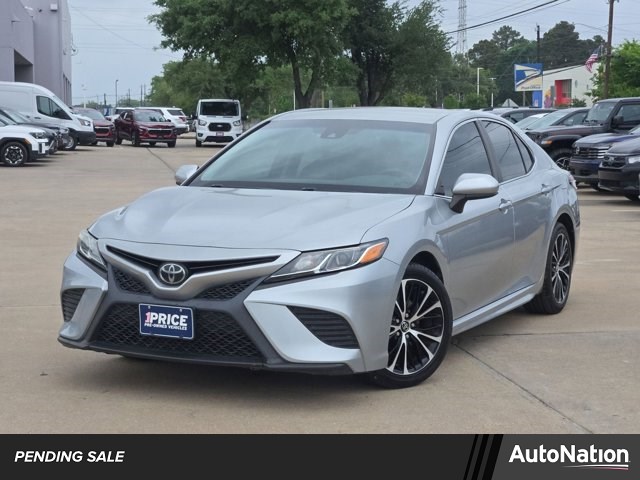 Celestial Silver Metallic 2018 Toyota Camry SE Sedan Front-Wheel Drive Automatic