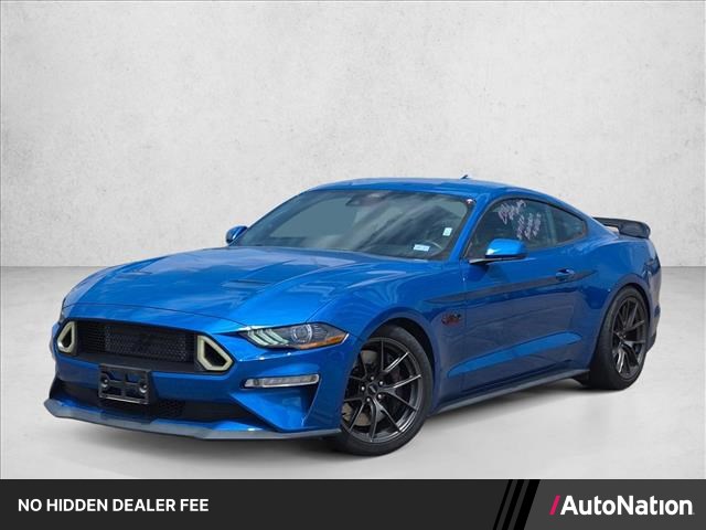 2021 Ford Mustang Azul (Velocity Blue Metallic) Coupé Tracción trasera Automática