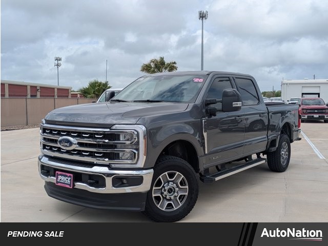 Carbonized Gray Metallic 2026 Ford F-250 Super Duty Lariat Crew Cab 4WD Pickup Truck Four-Wheel Drive Automatic