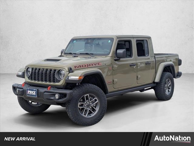 41 2025 Jeep Gladiator Mojave X Crew Cab 4WD Pickup Truck Four-Wheel Drive 8-Speed Automatic