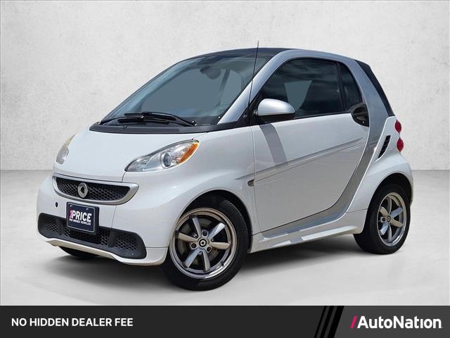Silver 2015 smart fortwo passion Hatchback Rear-Wheel Drive Automatic