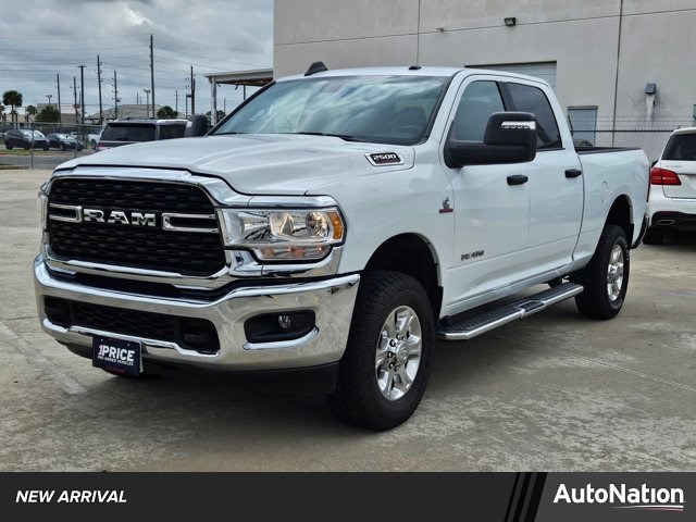 Bright White Clearcoat 2024 RAM 2500 Big Horn Crew Cab 4WD Pickup Truck Four-Wheel Drive 6-Speed Automatic