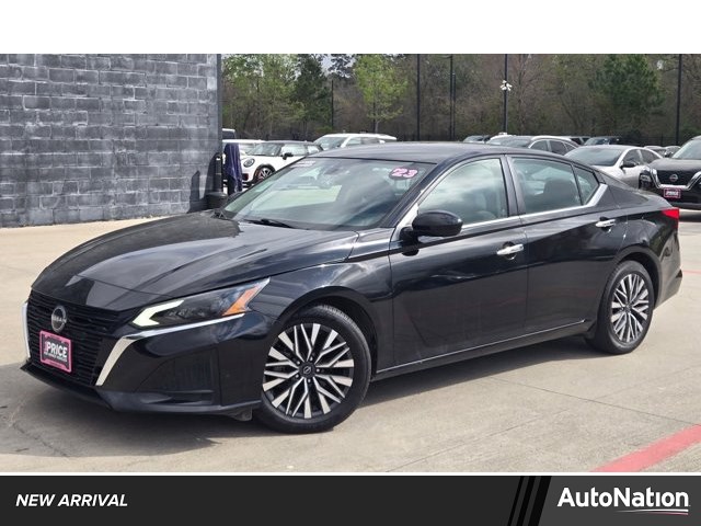 Super Black 2023 Nissan Altima 2.5 SV FWD Sedan Front-Wheel Drive Automatic