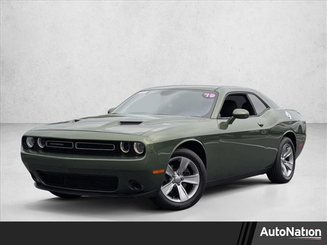 F8 Green 2019 Dodge Challenger SXT RWD Coupe Rear-Wheel Drive 8-Speed Automatic