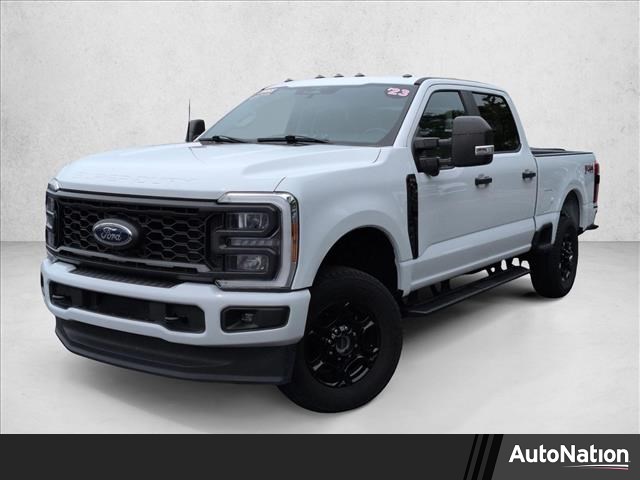 Oxford White 2023 Ford F-250 Super Duty XL Crew Cab 4WD Pickup Truck Four-Wheel Drive Automatic