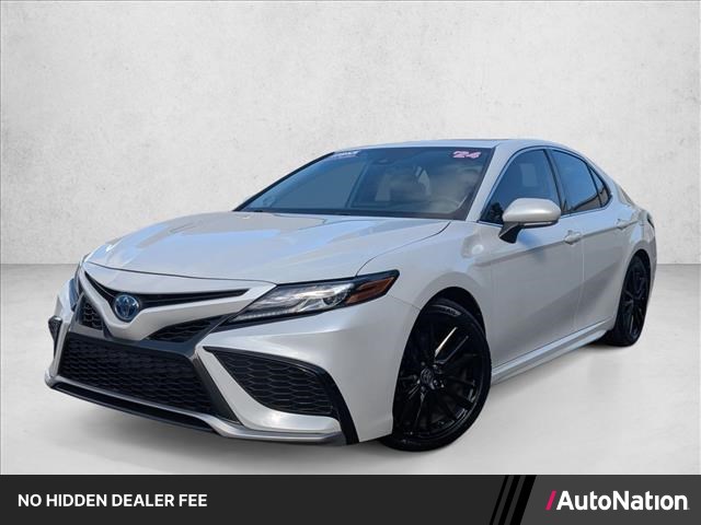 White (Wind Chill Pearl) 2024 Toyota Camry Hybrid Sedan Front-Wheel Drive Automatic