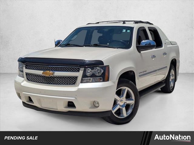 White Diamond Tricoat 2012 Chevrolet Avalanche LTZ 4WD Pickup Truck Four-Wheel Drive 6-Speed Automatic