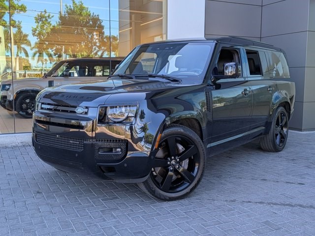 2023 Land Rover Defender 130 X-Dynamic SE AWD