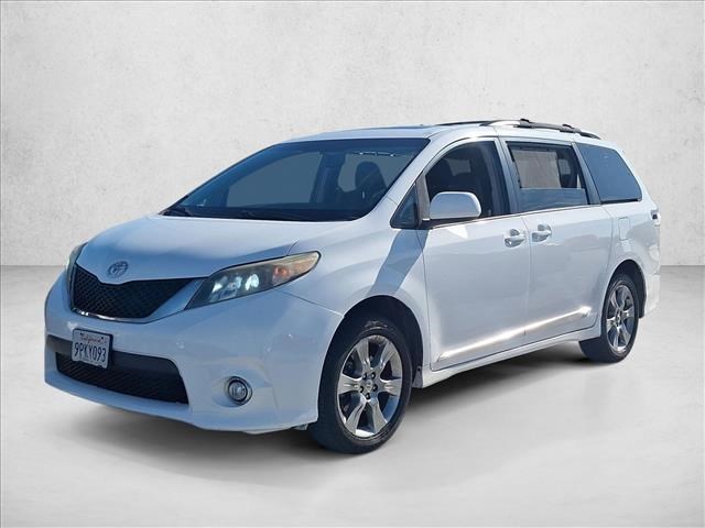 2012 Toyota Sienna SE 8-Passenger