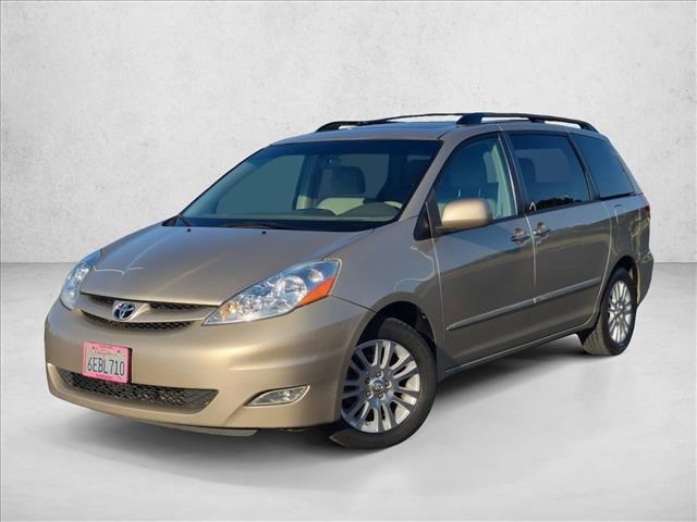 Gold 2008 Toyota Sienna XLE Minivan Front-Wheel Drive Automatic