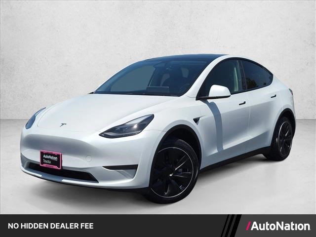 Pearl White Multi- 2024 Tesla Model Y Automatic