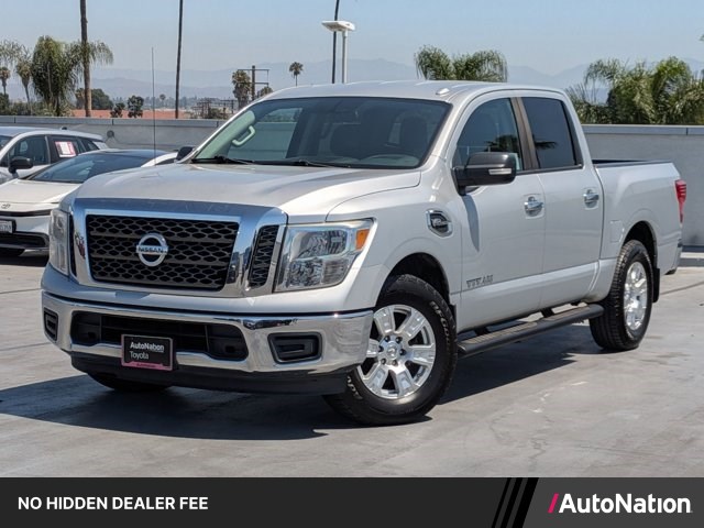 2017 Nissan Titan SV Crew Cab