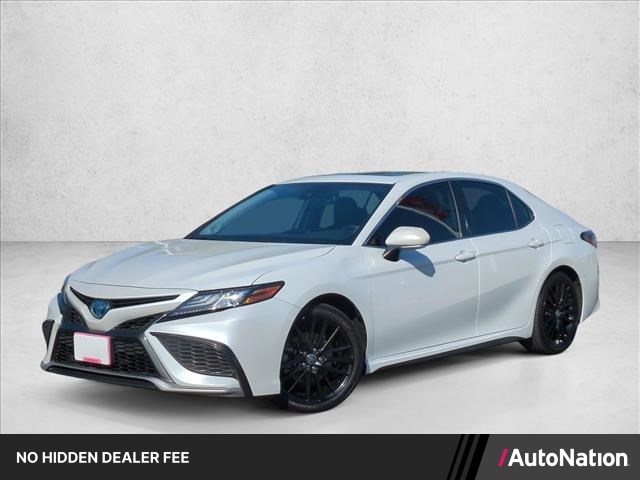 White (Wind Chill Pearl) 2022 Toyota Camry Hybrid Sedan Front-Wheel Drive Automatic