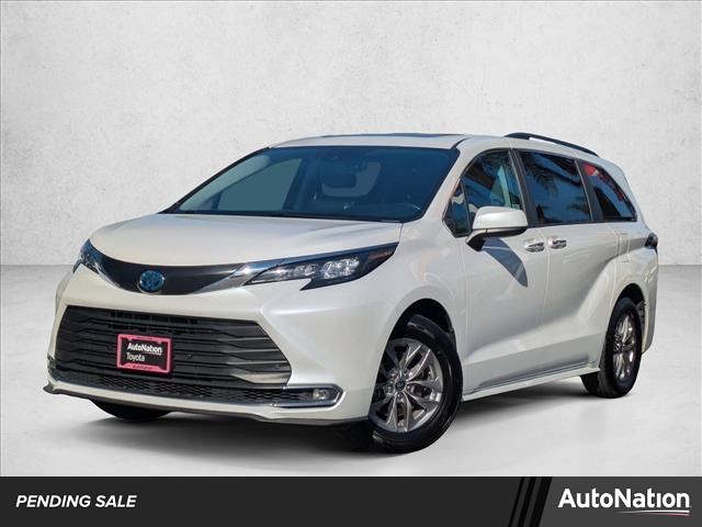 2024 Toyota Sienna XLE 7-Passenger FWD