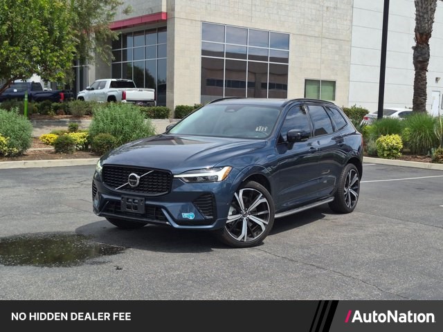 2025 Volvo XC60 Azul (Denim Blue Metallic) SUV/Crossover Tracción en las cuatro ruedas 8 velocidades Automática