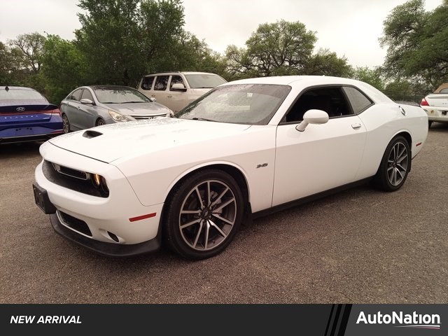 White Knuckle Clearcoat 2023 Dodge Challenger R/T RWD Coupe Rear-Wheel Drive 8-Speed Automatic