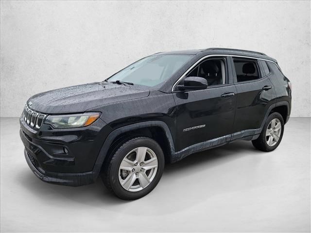 Diamond Black Crystal Pearlcoat 2022 Jeep Compass Latitude 4WD SUV / Crossover Four-Wheel Drive 9-Speed Automatic