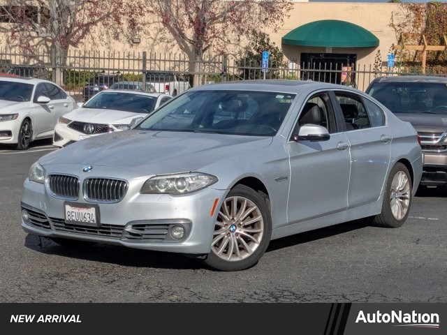 2016 BMW 5 Series 528i Sedan RWD