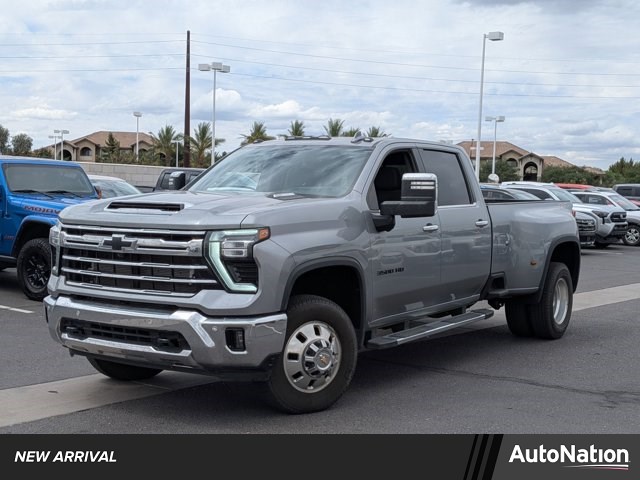 Sterling Gray Metallic 2024 Chevrolet Silverado 3500HD LTZ Crew Cab 4WD Pickup Truck Four-Wheel Drive Automatic