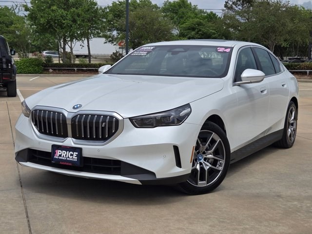 White 2025 BMW i5 eDrive40 FWD Sedan Rear-Wheel Drive 1-Speed Automatic