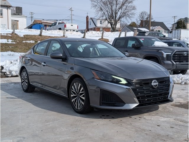 2023 Nissan Altima 2.5 SV FWD