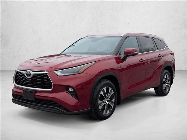 Red (Ruby Flare Pearl) 2022 Toyota Highlander XLE AWD SUV / Crossover All-Wheel Drive Automatic