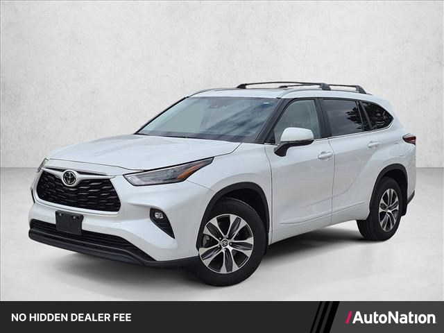 White (Wind Chill Pearl) 2025 Toyota Highlander SUV / Crossover All-Wheel Drive Automatic