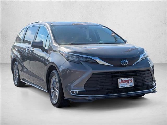 2024 Toyota Sienna XLE 7-Passenger FWD
