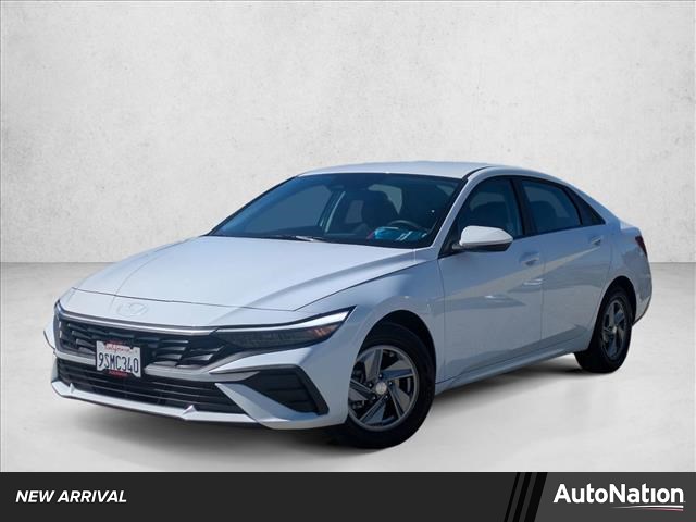 Serenity White 2025 Hyundai Elantra SE FWD Sedan Front-Wheel Drive Automatic