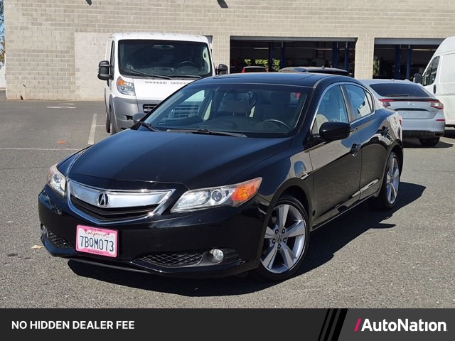 2013 Acura ILX 2.0L FWD with Premium Package