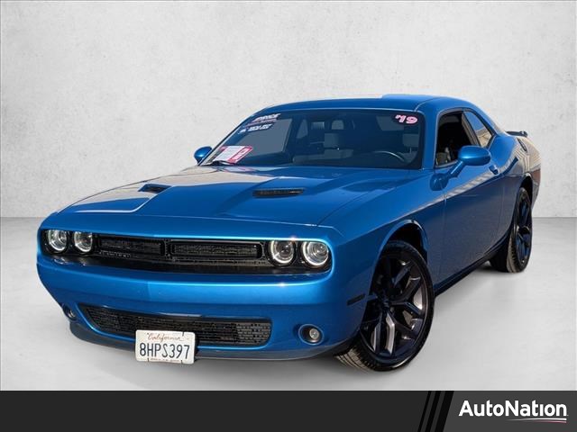 B5 Blue Pearlcoat 2019 Dodge Challenger SXT RWD Coupe Rear-Wheel Drive 8-Speed Automatic