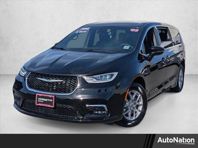 Diamond Black Crystal Pearlcoat 2025 Chrysler Pacifica Select FWD Minivan Front-Wheel Drive 9-Speed Automatic