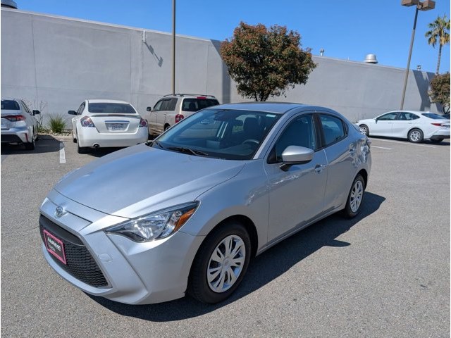 Chromium 2019 Toyota Yaris Sedan FWD Sedan Automatic