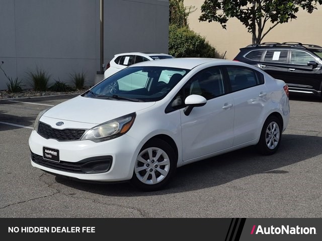Clear White 2013 Kia Rio Sedan Front-Wheel Drive Automatic