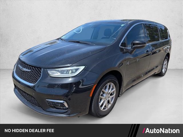 Brilliant Black Crystal Pearlcoat 2023 Chrysler Pacifica Minivan Front-Wheel Drive 9-Speed Automatic