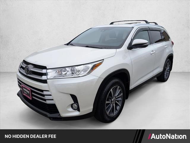 White (Blizzard Pearl) 2019 Toyota Highlander XLE AWD SUV / Crossover All-Wheel Drive Automatic