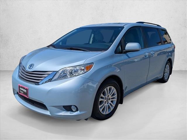 Sky Blue Pearl 2017 Toyota Sienna XLE 7-Passenger Auto Access Seat FWD Minivan Front-Wheel Drive Automatic