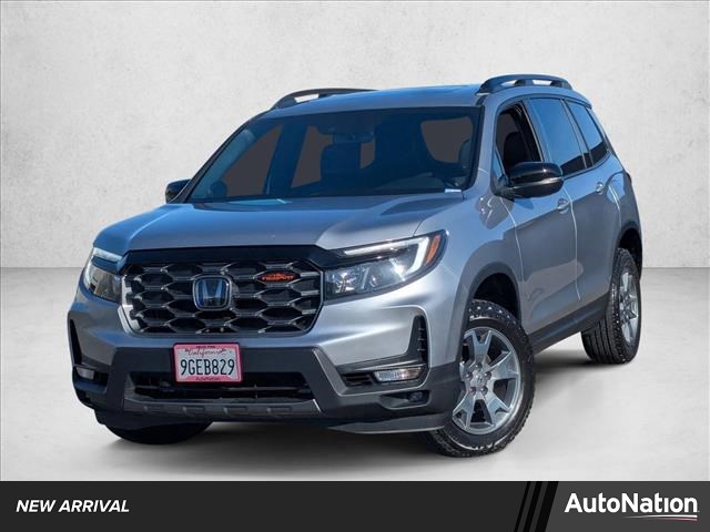 Lunar Silver Metal 2023 Honda Passport TrailSport AWD SUV / Crossover All-Wheel Drive Automatic