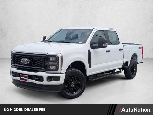 Oxford White 2026 Ford F-250 Super Duty Pickup Truck Four-Wheel Drive Automatic