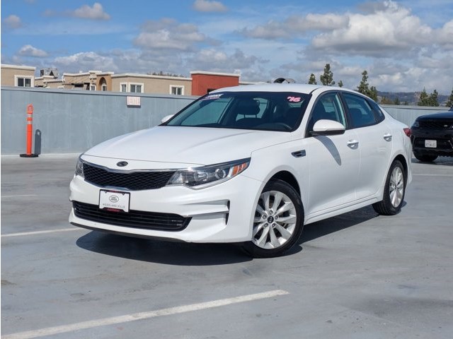 Snow White Pearl 2016 Kia Optima LX Sedan Front-Wheel Drive Automatic